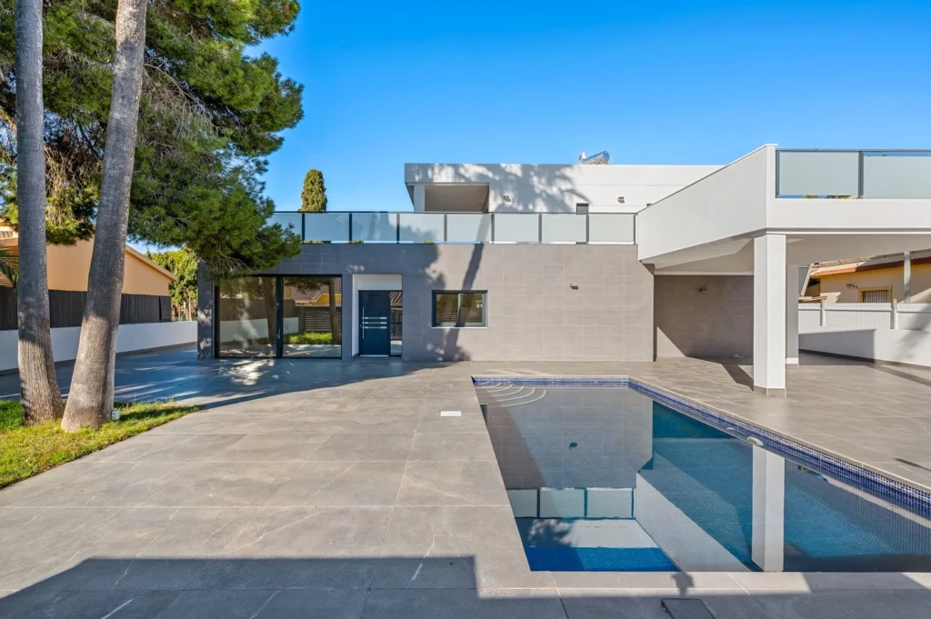 villa-campoamor-alicante-245-m2-01