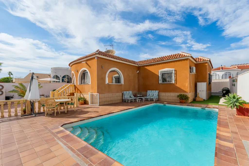 villa-ciudad-quesada-rojales-alicante-158-m2-01
