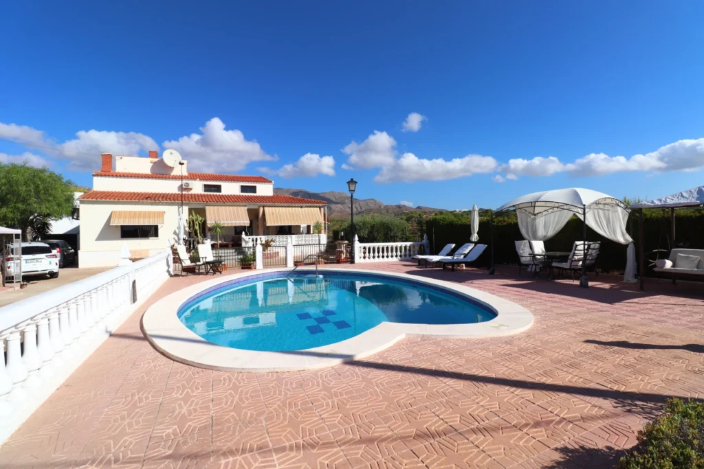 country-house-crevillente-alicante-291-m2-01