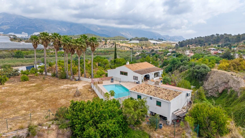 finca-la-nucia-alicante-220-m2-01