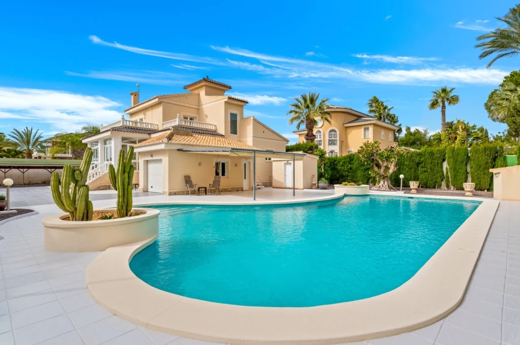 villa-ciudad-quesada-rojales-alicante-292-m2-01