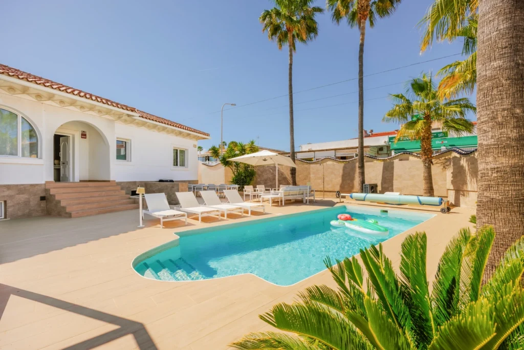 villa-ciudad-quesada-rojales-alicante-307-m2-01